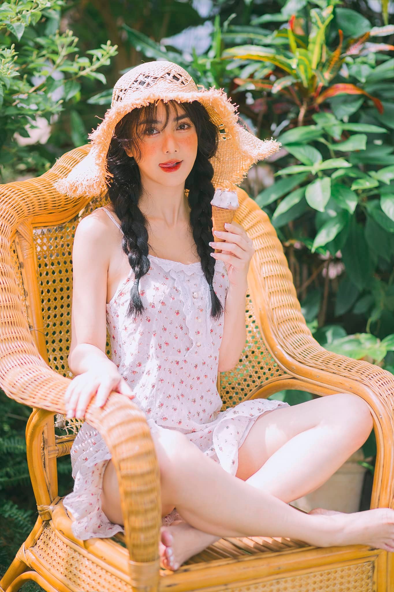 Hồ thị thùy linh 4